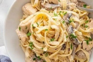 TAVUKLU KREMALI ALPEDO SOSLU FETTUCCINE
